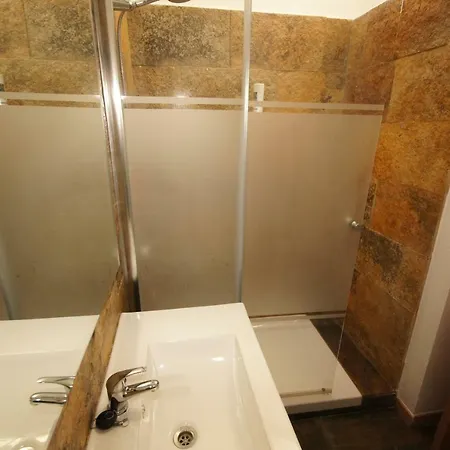 Ochenta Y Seis. Apartmán